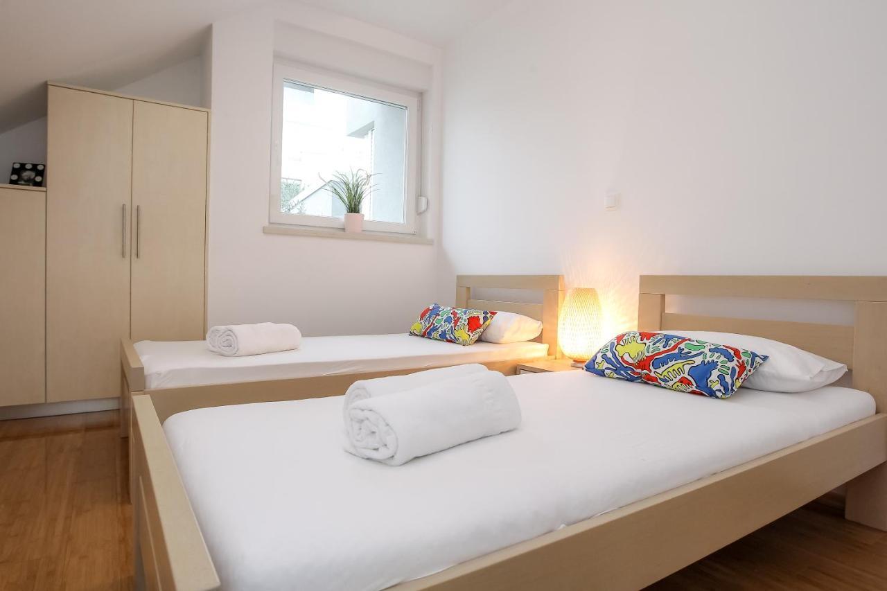 Apartments Tomana Novalja Bagian luar foto