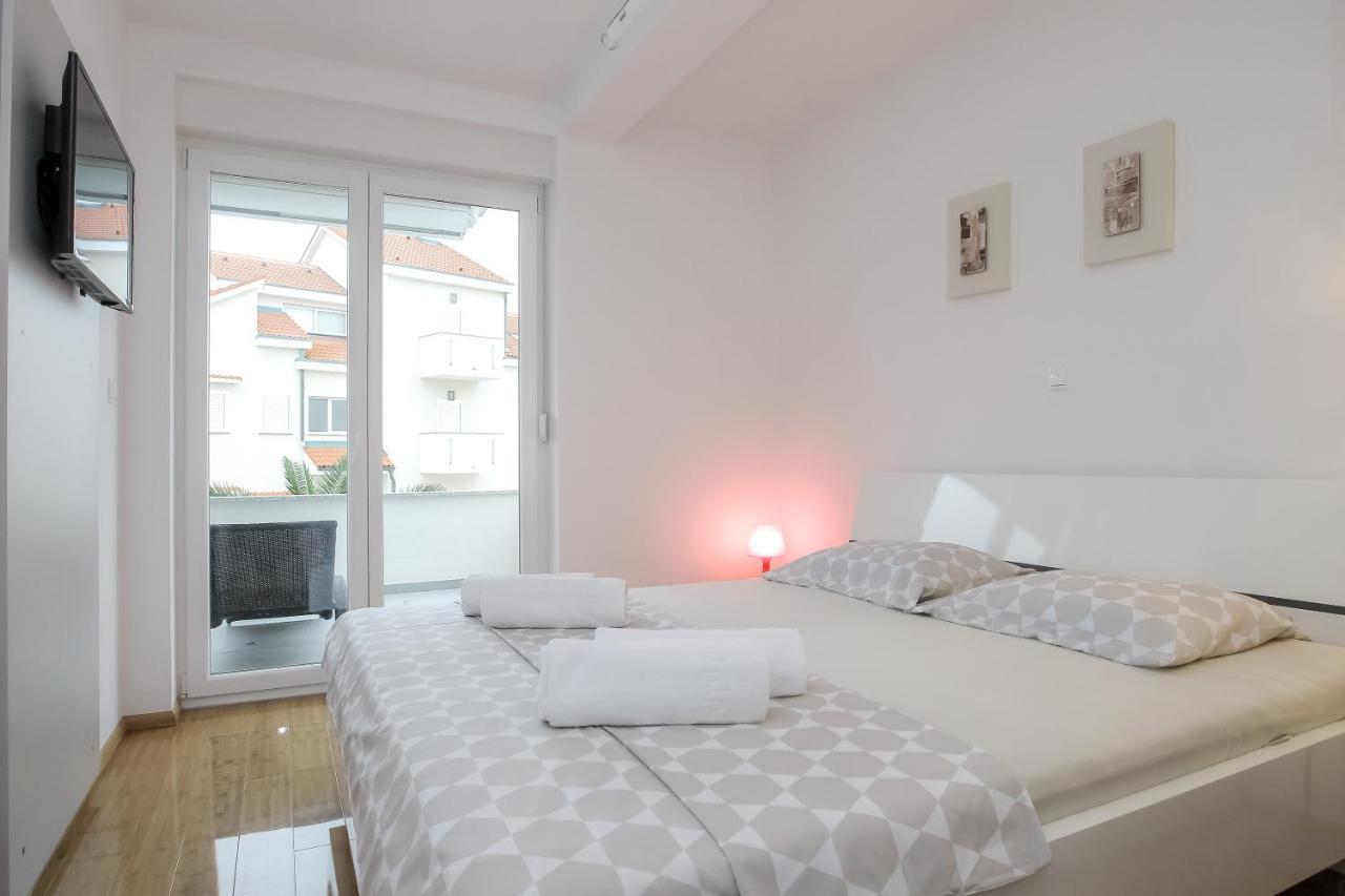 Apartments Tomana Novalja Ruang foto