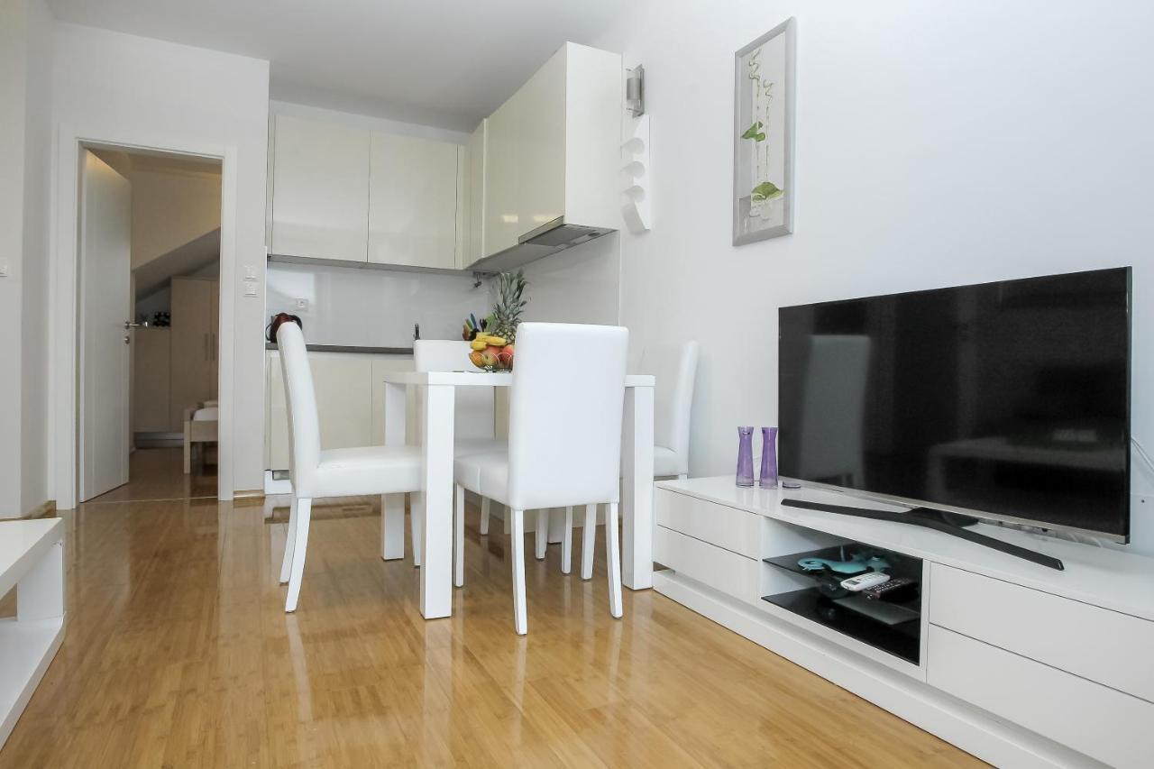 Apartments Tomana Novalja Ruang foto