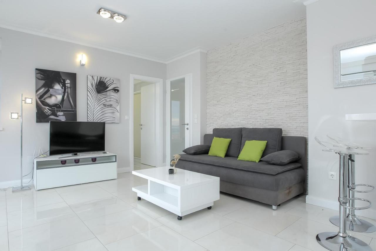 Apartments Tomana Novalja Bagian luar foto