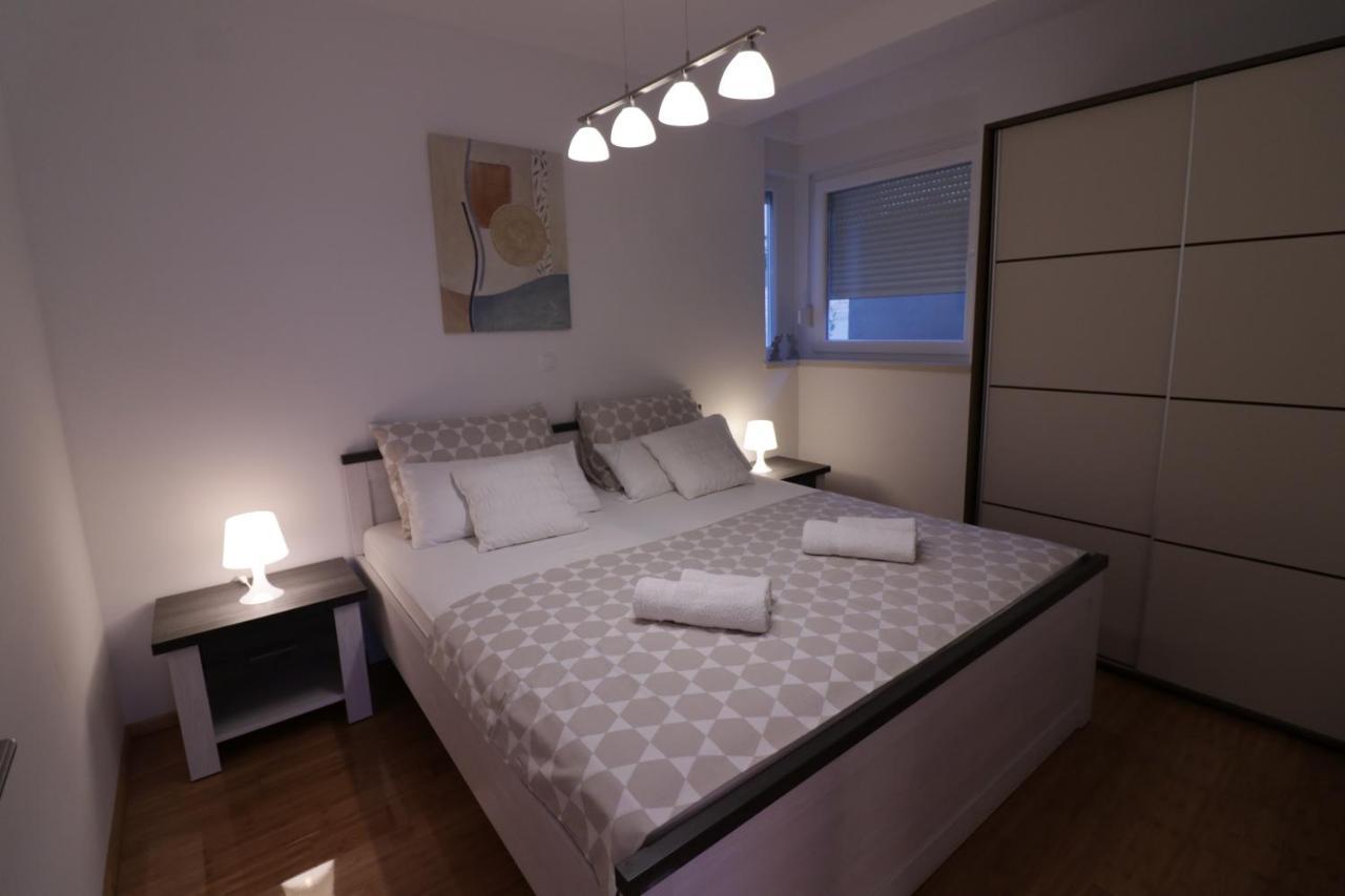 Apartments Tomana Novalja Bagian luar foto
