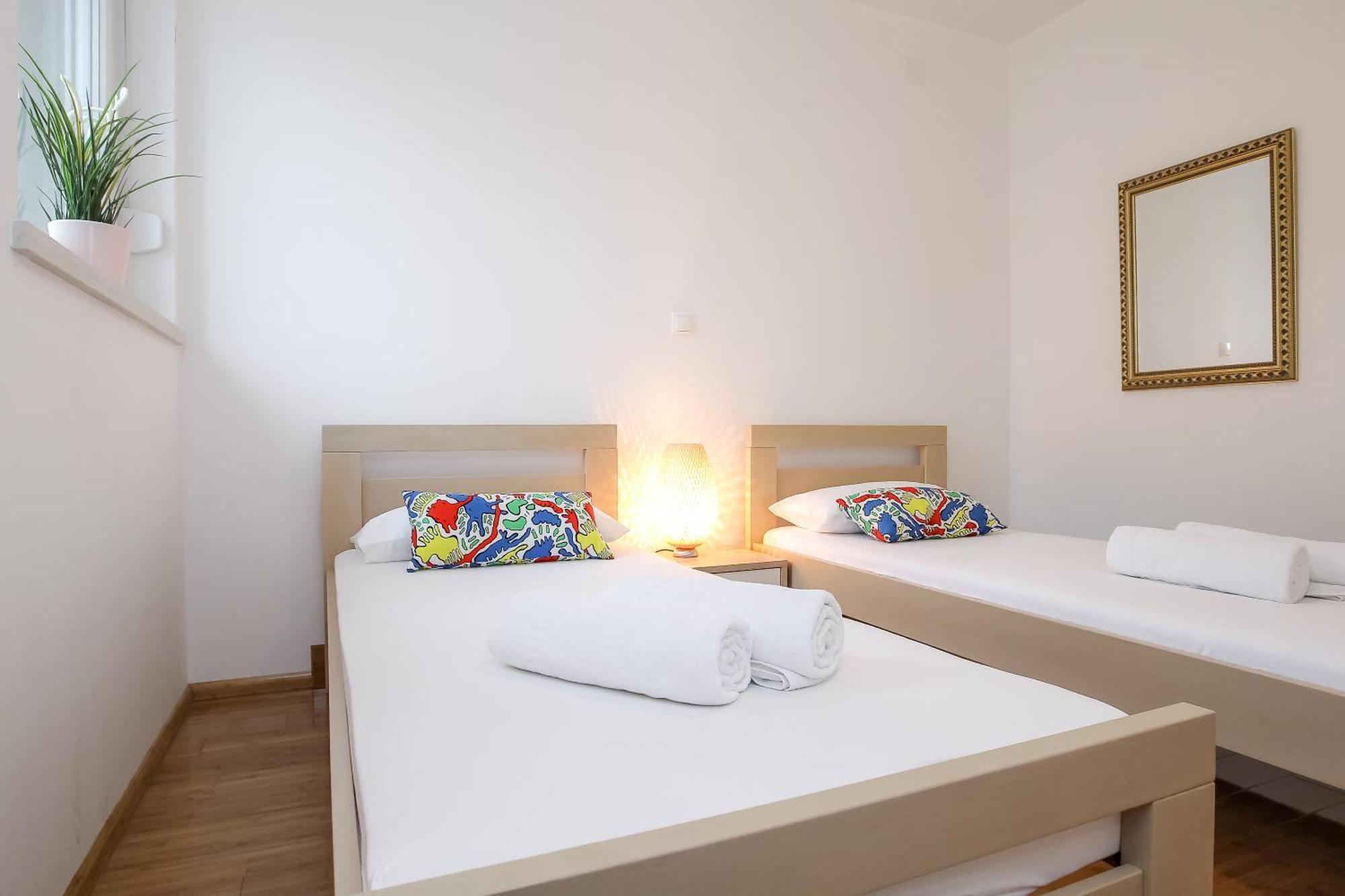 Apartments Tomana Novalja Ruang foto